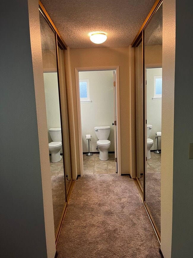 Building Photo - Newly Renovated 2 Bedroom, 2 Bathroom 1050 Sqft. 1/2 Plex Orangevale Home for Lease.