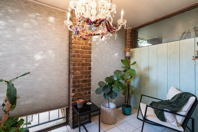 Building Photo - 7575 Katy Fwy