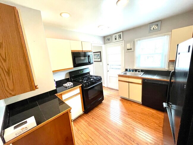 Kitchen #2 - 5084 Overbrook Pl