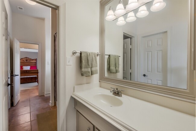 Building Photo - 2603 Little Lake Ct