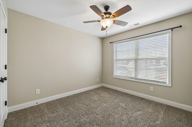 Building Photo - 275 Crusaw Dr