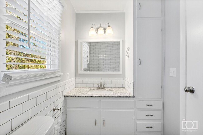 Building Photo - Hatfield Triplex 2