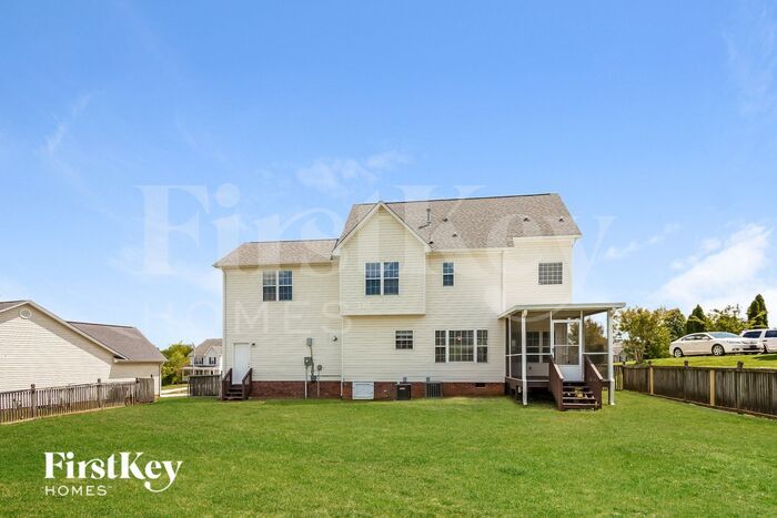 Building Photo - 721 Summey Farm Dr