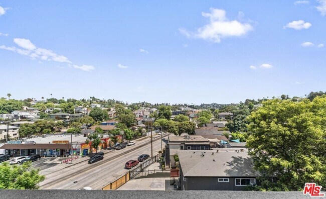 Building Photo - 3105 Bellevue Ave