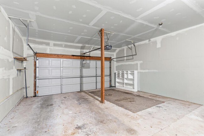 Building Photo - 8113 Baywood Dr