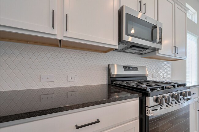 Building Photo - 2405 Seamist Cv Ln