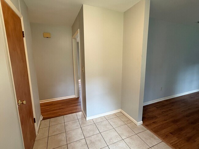 Building Photo - Sangaree 3Br 2Ba minutes to I26 - Available NOW!