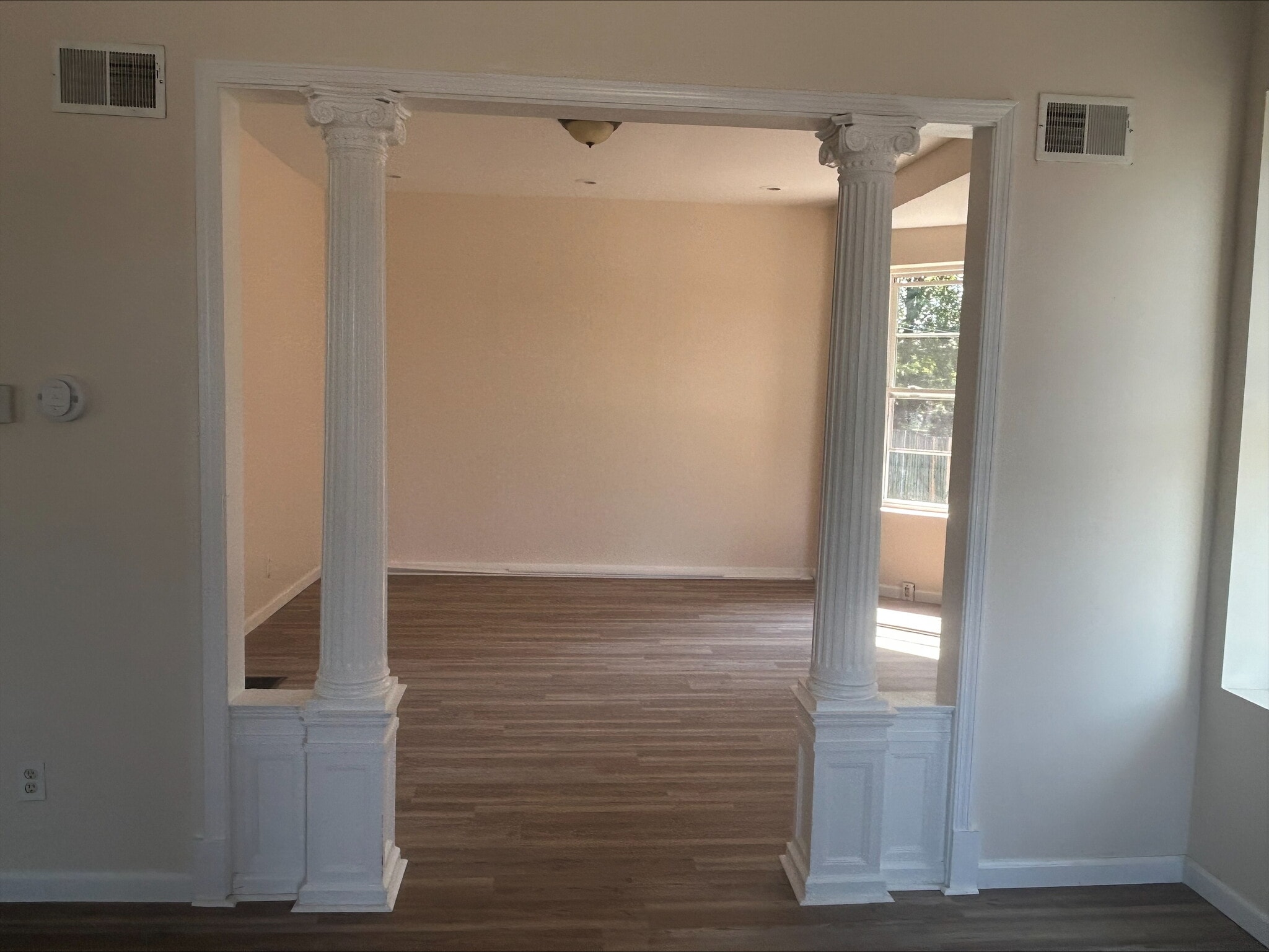 Building Photo - 14 Parkland Pl