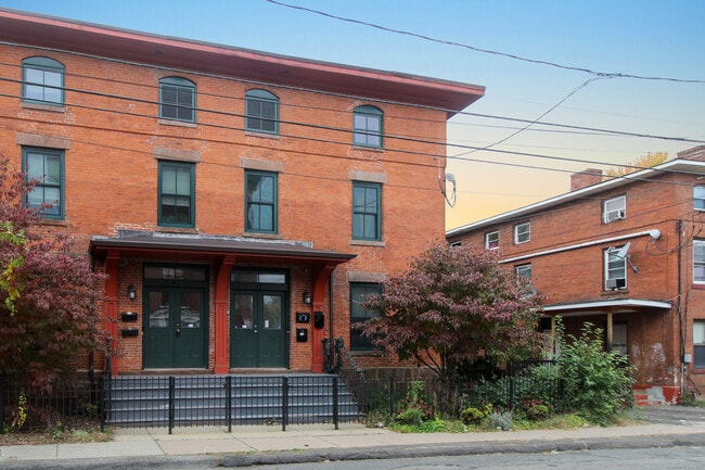 Building Photo - 41 Wolcott St