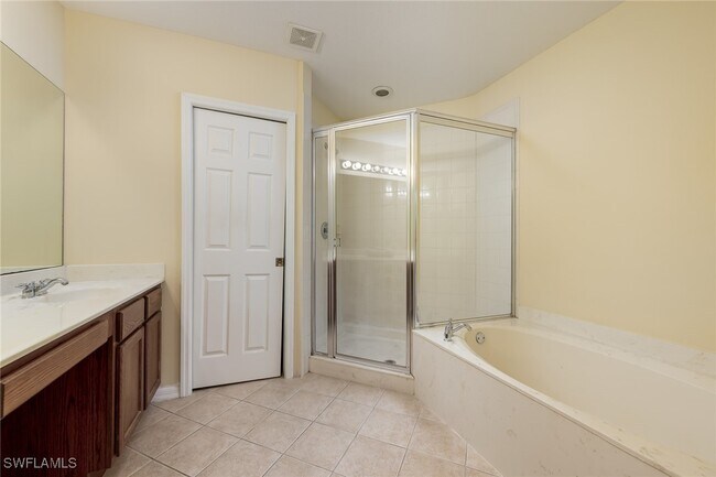 Primary Photo - 9745 Roundstone Cir