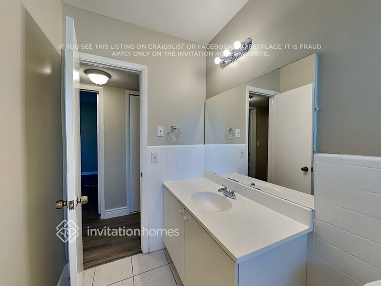 Building Photo - 9620 Thanksgiving Dr