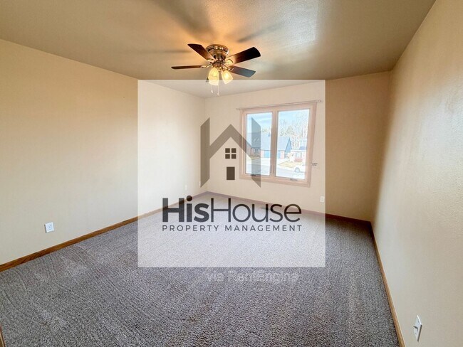 Building Photo - 2318 45th Ave