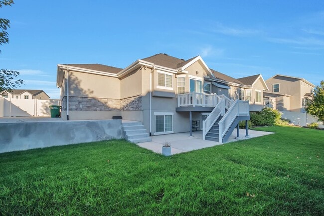 Building Photo - Incredible 6 bedroom Rambler in West Jordan