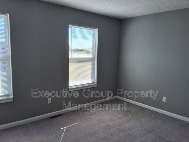 Building Photo - 1113 Crowne Pointe Dr