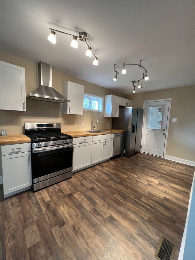Primary Photo - 4 Bed/1 Bath Home in Penn Hills-Completely...