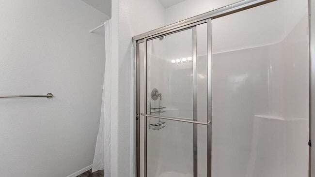 Building Photo - Elegant 4-Bedroom Home in Lakewood Crossing