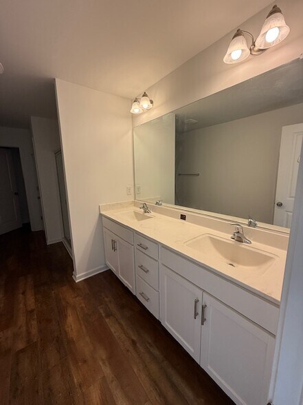 Building Photo - 849 Sage Hill Dr