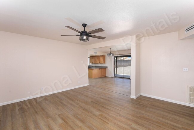 Building Photo - CHARMING NORTHSIDE HOME