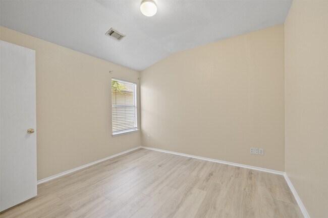 Building Photo - 19022 Wild Yaupon Dr