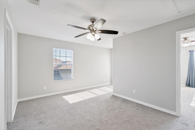 Building Photo - 1011 Tesoro Hills