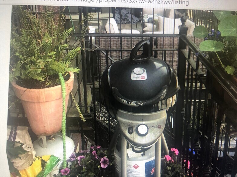 Building Photo - 35 Upton St