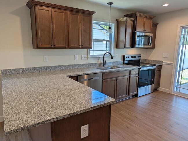 Building Photo - NEW HOME IN SPARTANBURG READY FOR A RENTER!