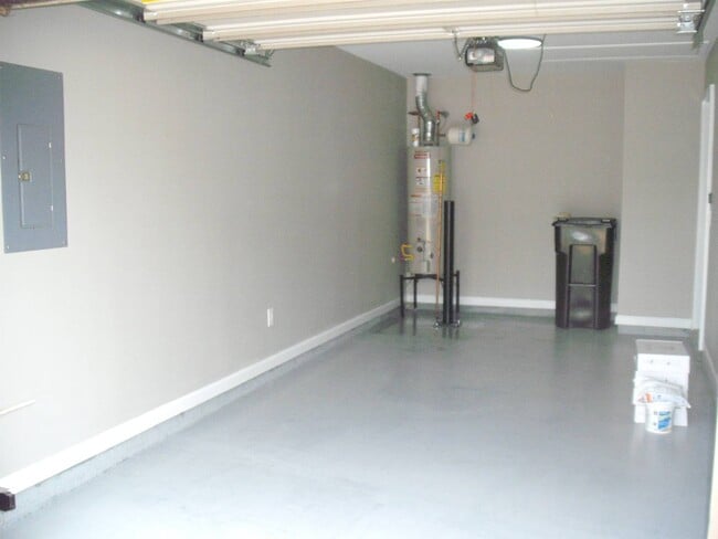 Building Photo - 554 Cahaba Manor Dr