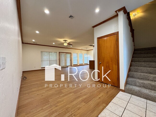 Building Photo - Charming 3-Bed 3-Bath Home with Tornado Shelter & Generator