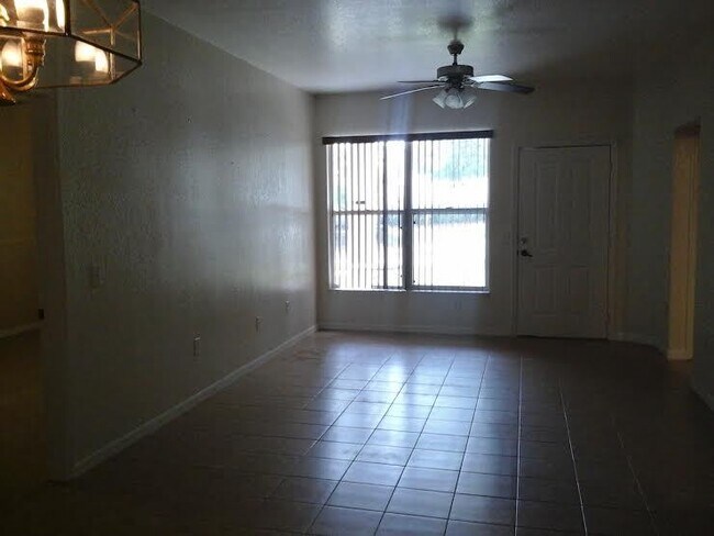Building Photo - 6011 Hemingway Cir