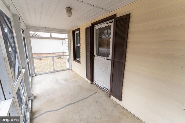 Building Photo - 8997 Concord Rd