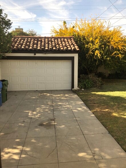 Detached Garage - 3917 6th Ave