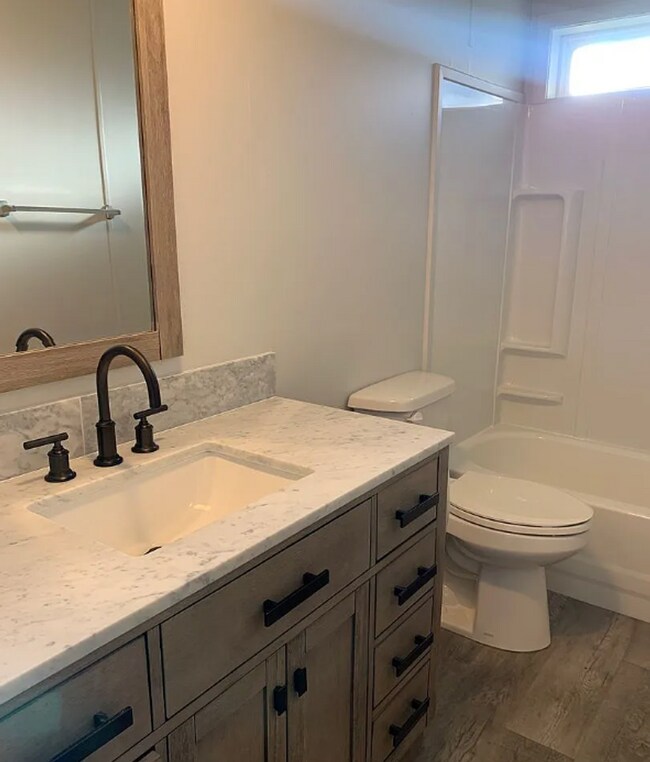 Building Photo - Charming 3-Bed, 2-Bath Home in Garden City