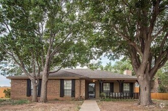 Building Photo - 6701 Deer Park Dr