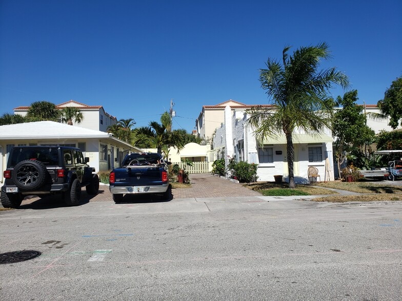 Building Photo - 325 Kenilworth Blvd