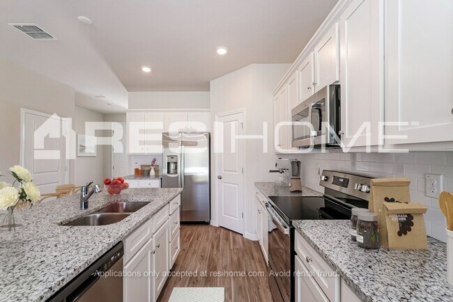 Building Photo - 28425 Wave Crst Pl