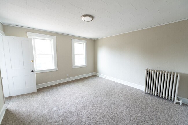 Building Photo - FS 1308-1310 Buhrer Avenue
