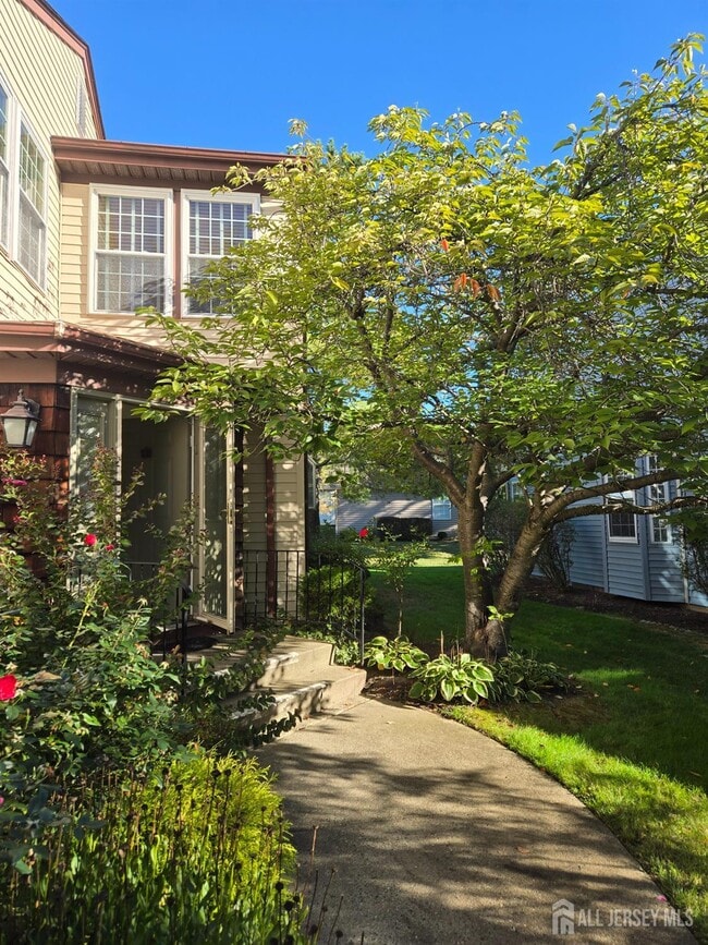 Building Photo - 14A Canterbury Dr