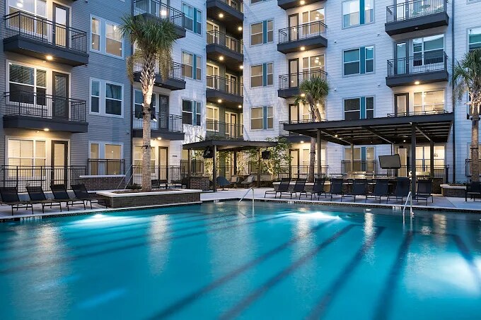 Building Photo - 4001 Ross Ave