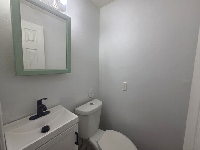 Building Photo - Charming 2-Story Home with Huge Sunroom – Prime South Denver Location!