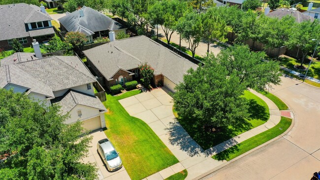 Building Photo - 26619 Summerbend Hollow Ln