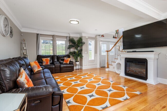 Building Photo - 22 White Pine Dr