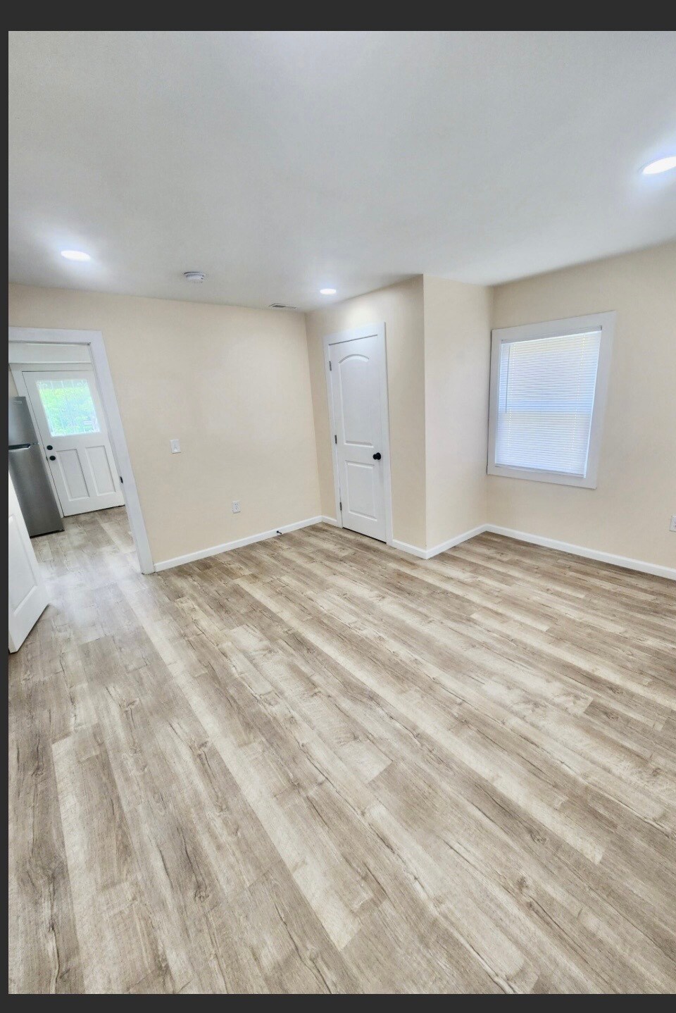Building Photo - 3555 Lossing St
