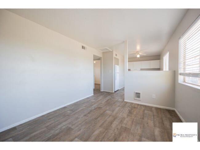 Building Photo - $500 OFF FIRST MONTH'S RENT MOVE IN SPECIA...