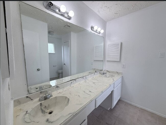 Building Photo - 3610 Timber Rock Ct