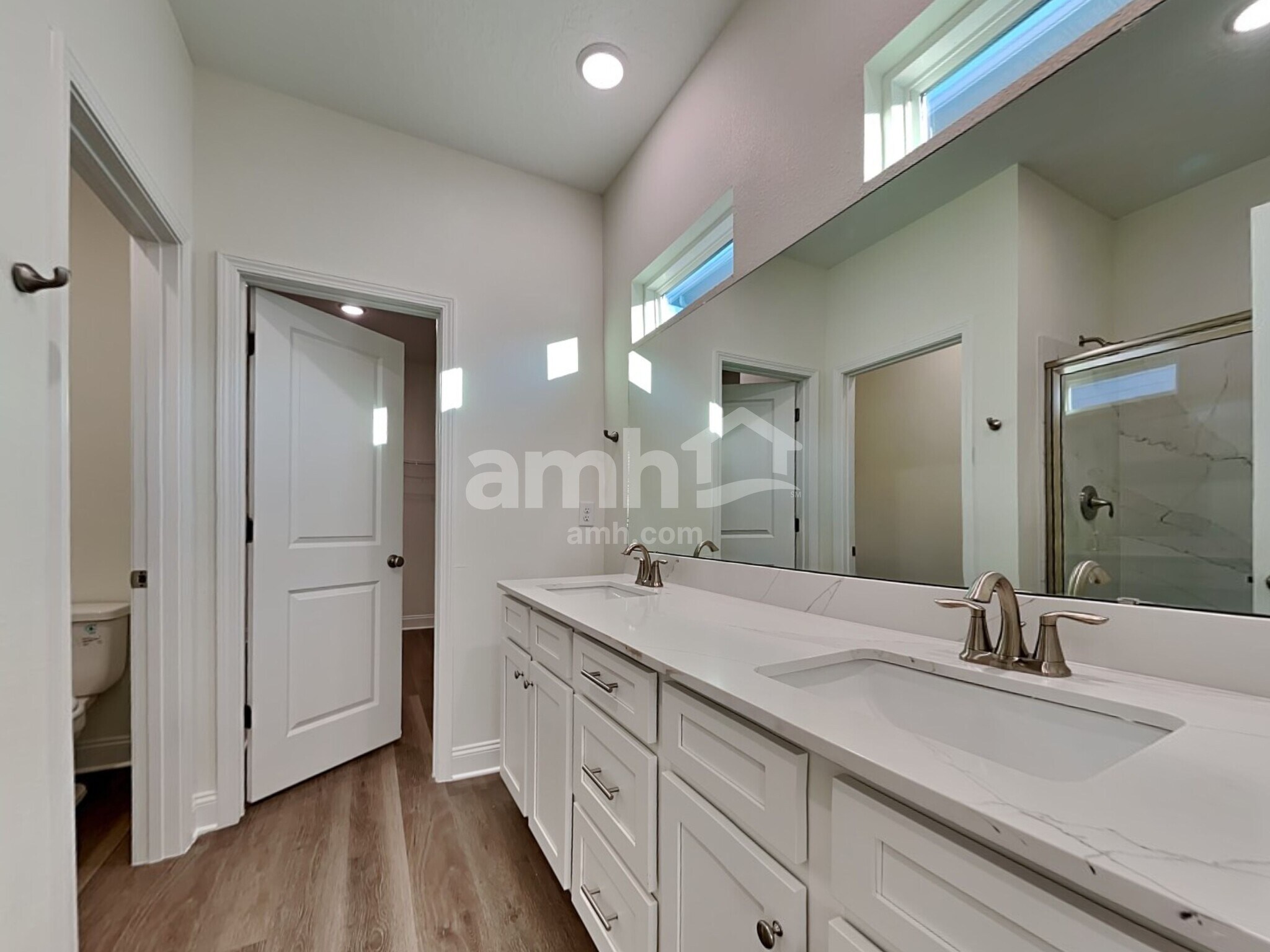 Building Photo - 11649 Hillside Dr