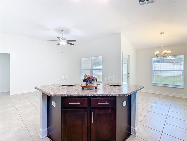 Building Photo - 465 Buchannan Dr