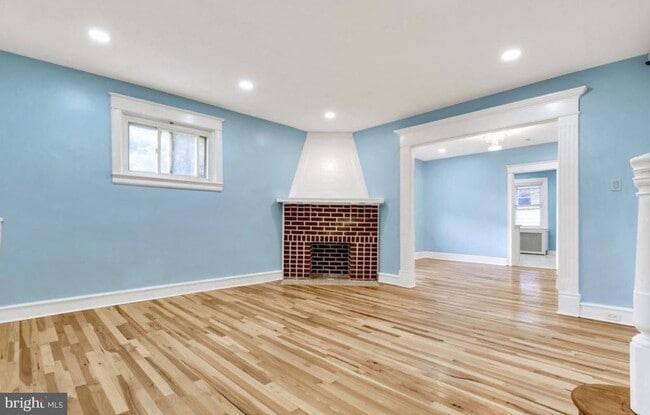 Building Photo - 200 Kingston Rd