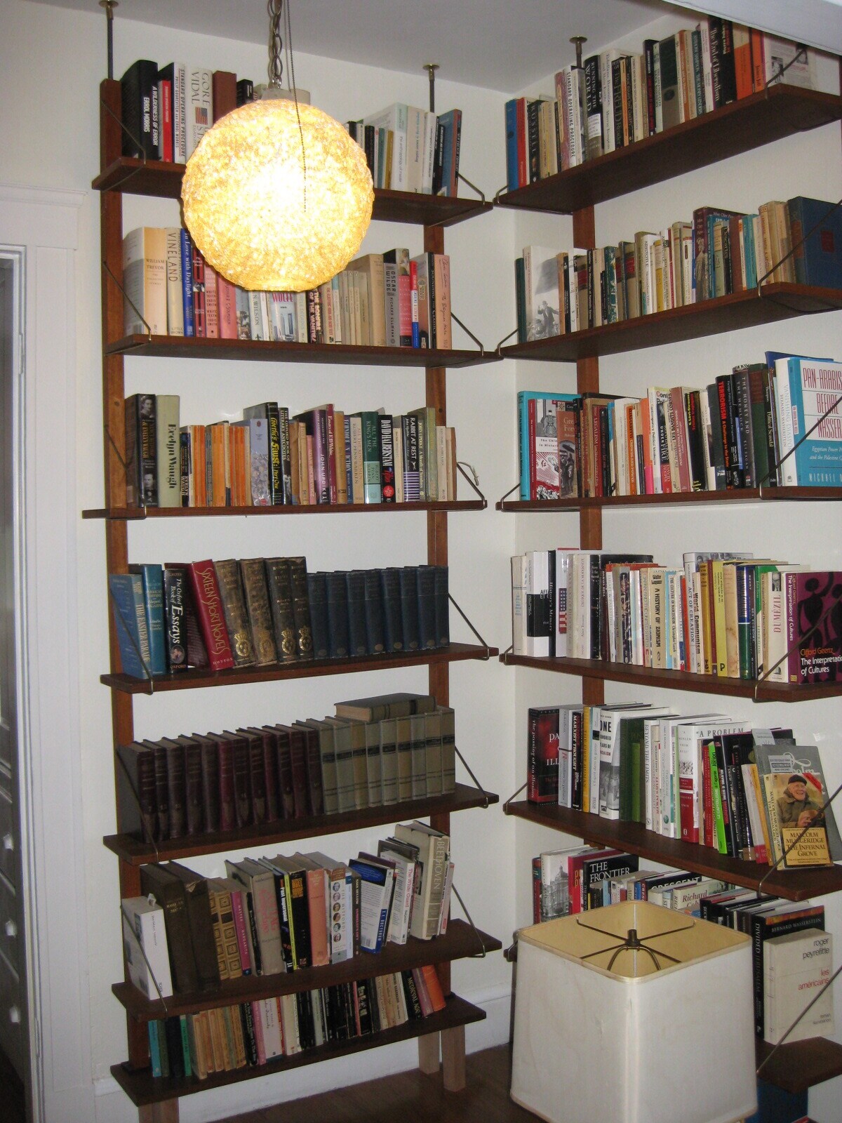 Building Photo - 52 Garden St