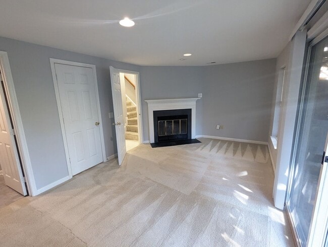 Building Photo - END UNIT townhouse in Ballenger Creek neig...