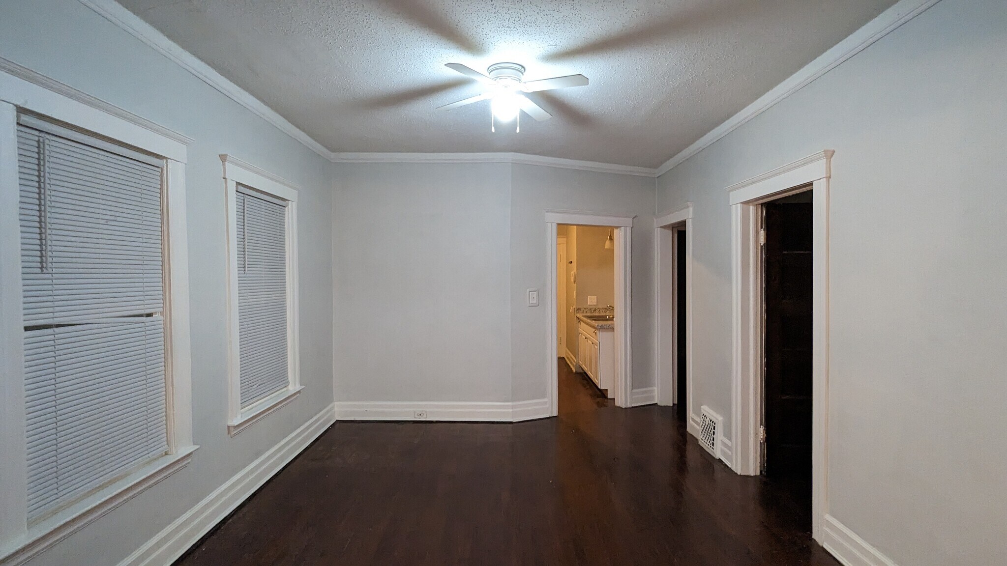 Building Photo - 534 Holbrook St